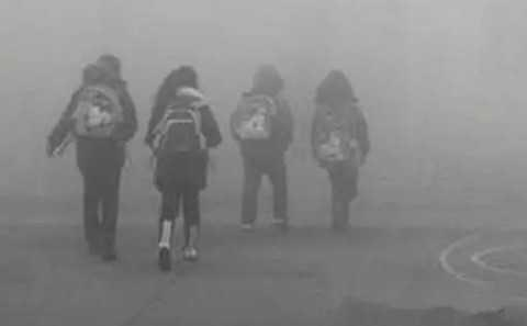 雾霾对孩子的危害不容低估，正确应对是关键