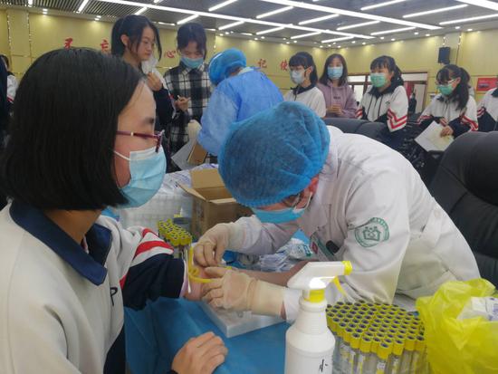 �����ӷ��߳�ΪУ԰����������ķ�ʽ