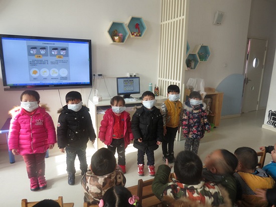 多地中小学及幼儿园因为重度雾霾停课,多地PM2.5浓度爆表